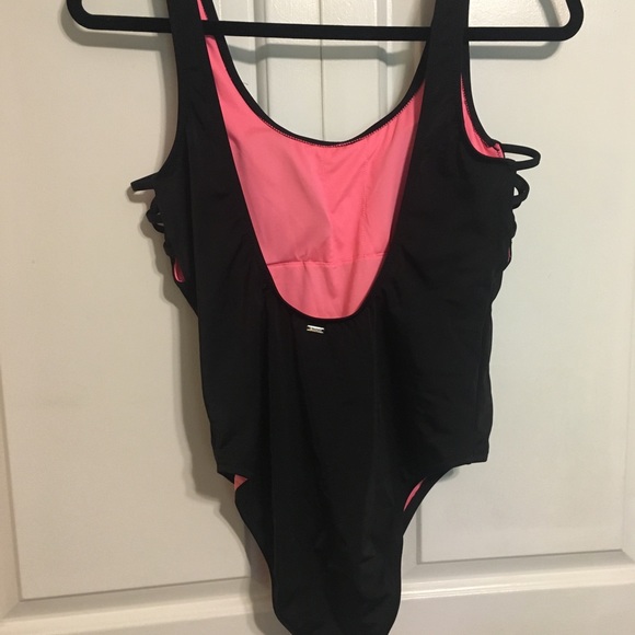 ♥︎Like NEW Victoria Secret PINK One piece swimsuit - Picture 5 of 8